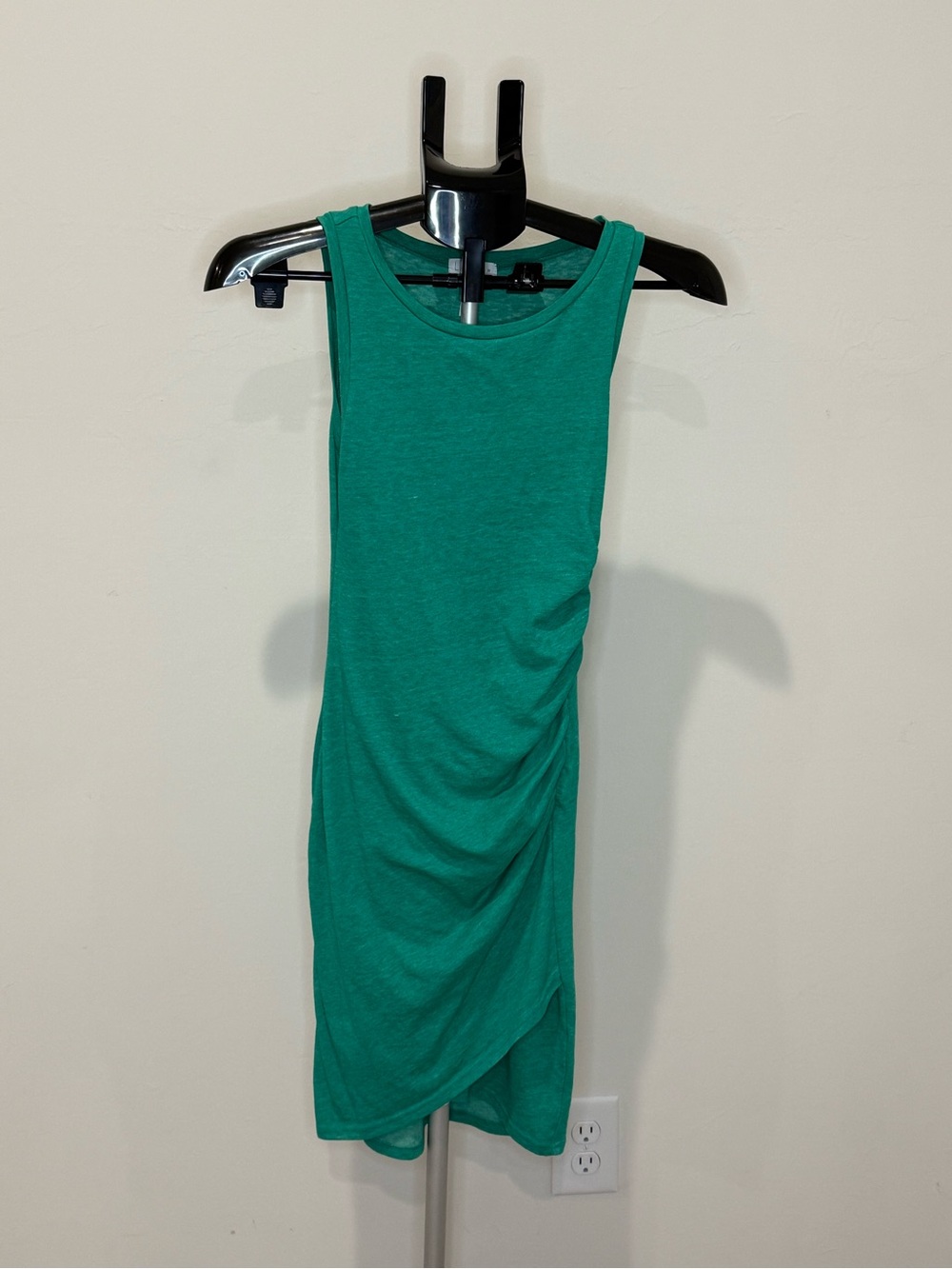 Leith Emerald Green Sleeveless Ruched Midi Dress